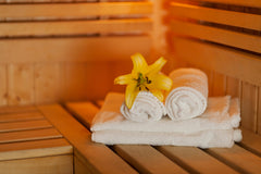 Red Light Therapy vs Infrared Sauna: What’s the Real Difference?